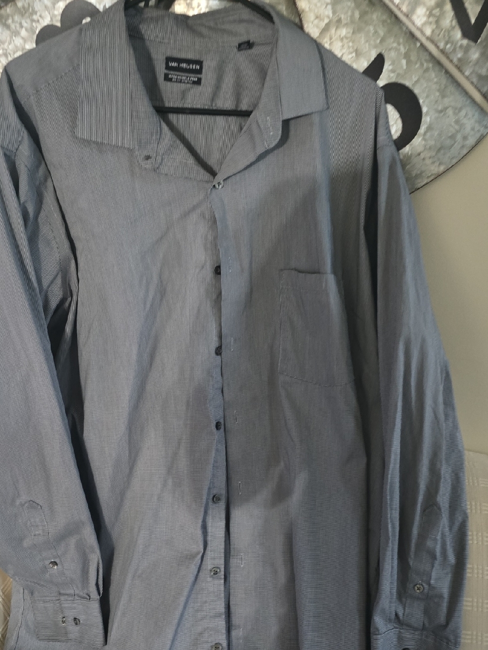 Van Heusen Men's Gray-Blue Long Sleeve Button Down Shirt